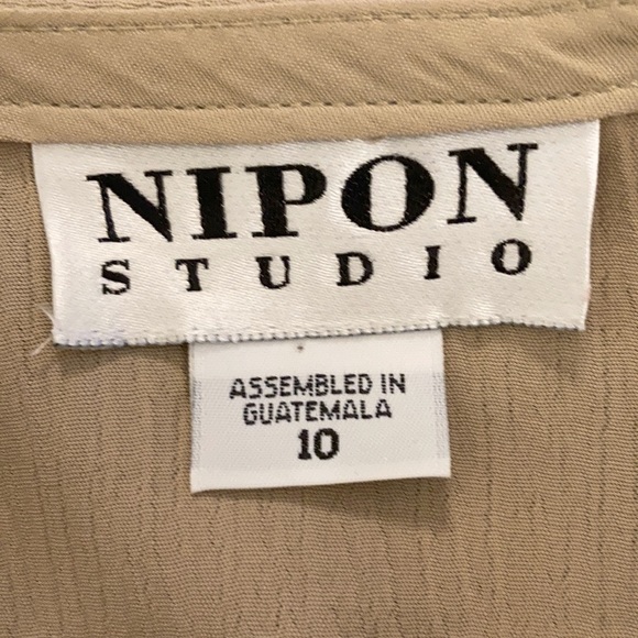 Elegant tunic top by Nipon Studio, size 10, so stylish and chic, slits on side - Picture 7 of 8